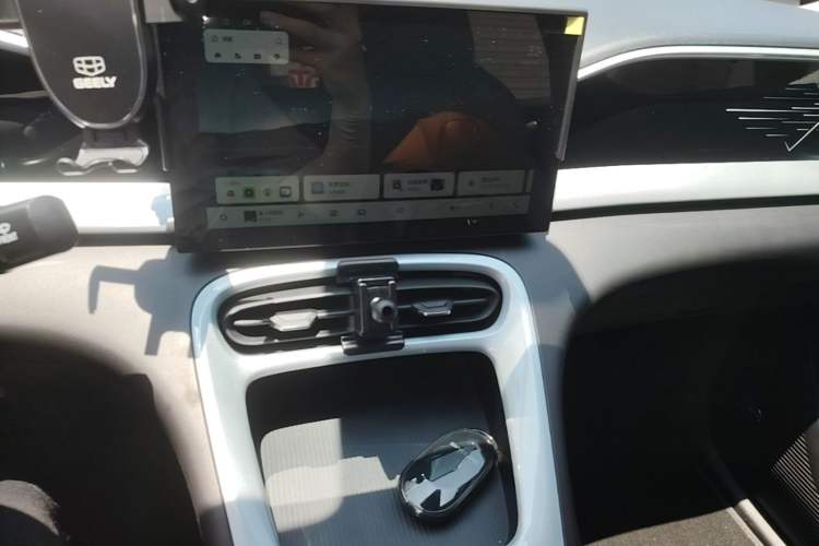 Used Geely Galaxy Geome 2026 Model 310km Youth Edition Audio And AC Panel