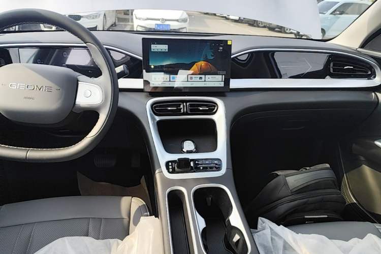 Used Geely Galaxy Geome 2026 Model 310km Youth Edition Audio And AC Panel