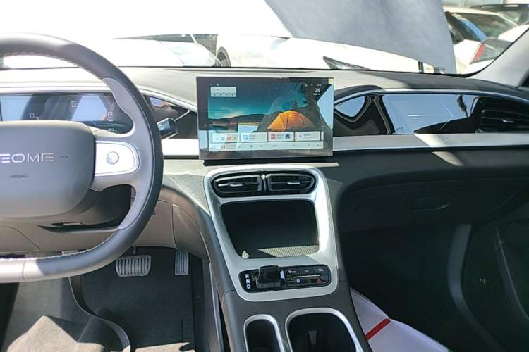 Used Geely Galaxy Geome 2026 Model 310km Youth Edition Audio And AC Panel
