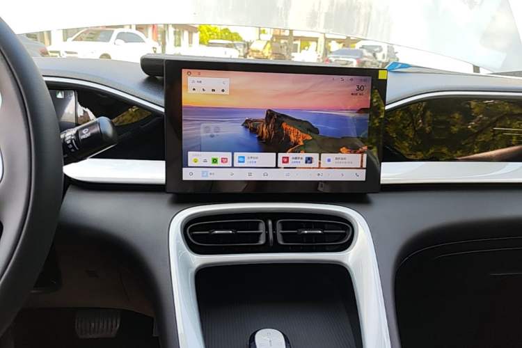 Used Geely Galaxy Geome 2026 Model 310km Youth Edition Audio And AC Panel