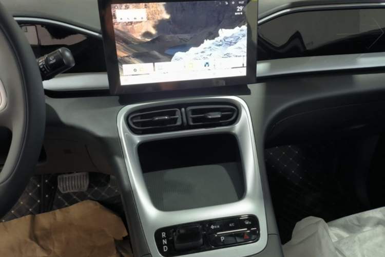 Used Geely Galaxy Geome 2026 Model 310km Youth Edition Audio And AC Panel