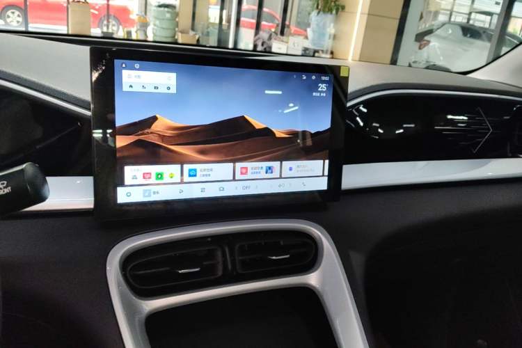 Used Geely Galaxy Geome 2026 Model 310km Youth Edition Audio And AC Panel
