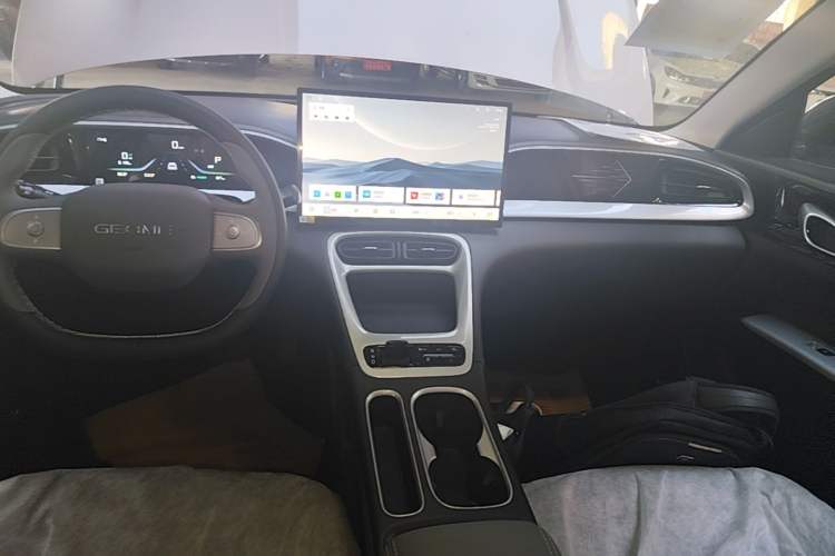 Used Geely Galaxy Geome 2026 Model 310km Dream Edition Audio And AC Panel