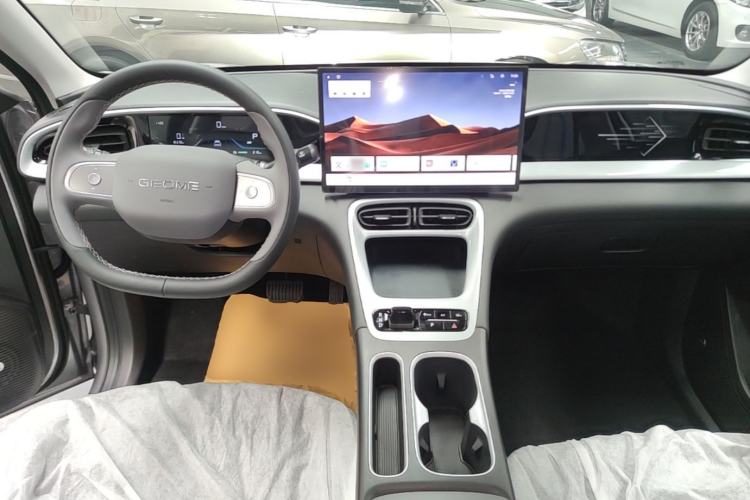 Used Geely Galaxy Geome 2026 Model 310km Dream Edition Center Console