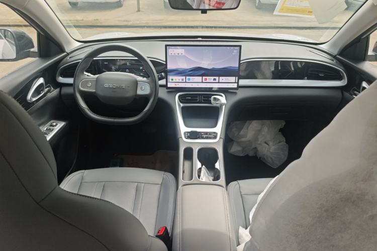 Used Geely Galaxy Geome 2026 Model 310km Dream Edition Center Console