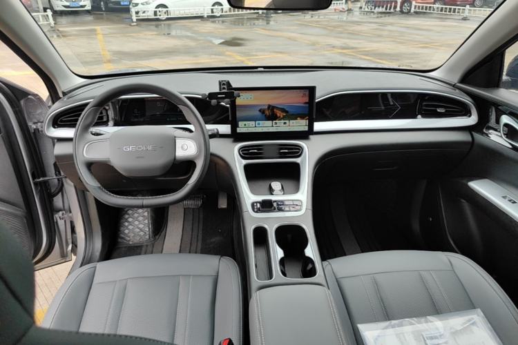 Used Geely Galaxy Geome 2026 Model 310km Youth Edition Center Console