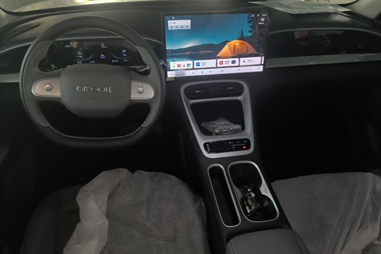 Used Geely Galaxy Geome 2026 Model 310km Dream Edition Center Console