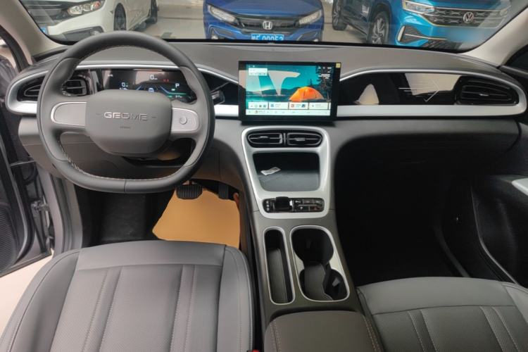 Used Geely Galaxy Geome 2026 Model 310km Youth Edition Center Console