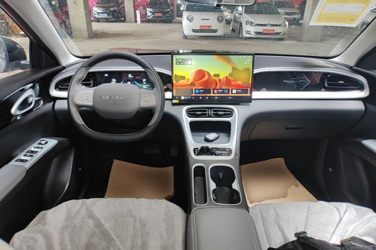 Used Geely Galaxy Geome 2026 Model 310km Dream Edition Center Console