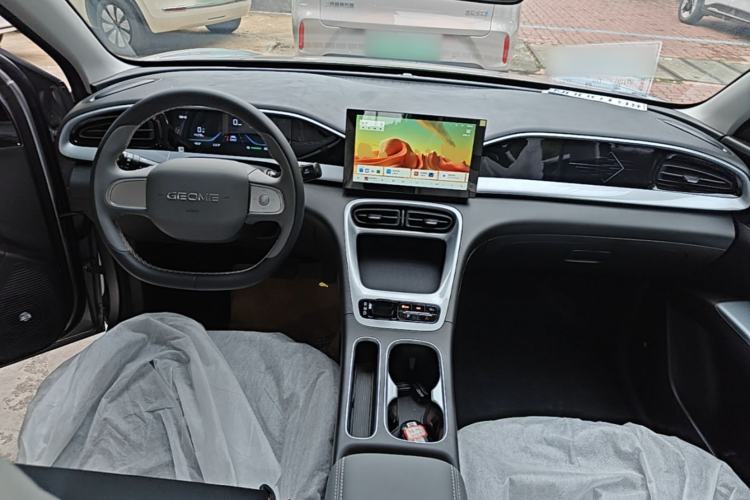 Used Geely Galaxy Geome 2026 Model 310km Youth Edition Center Console