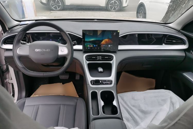 Used Geely Galaxy Geome 2026 Model 310km Youth Edition Center Console