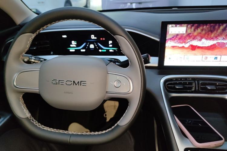 Used Geely Galaxy Geome 2026 Model 310km Youth Edition Center Console