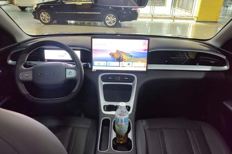 Used Geely Galaxy Geome 2026 Model 410km Exploration Edition Center Console