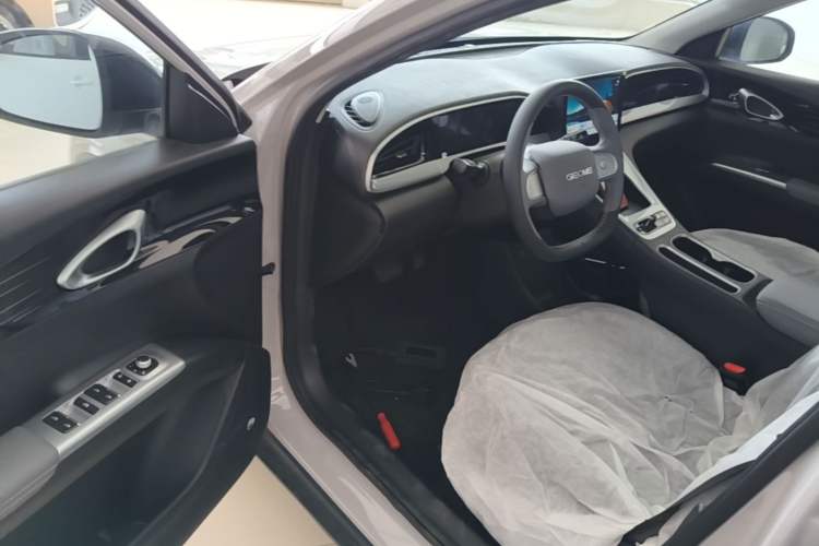 Used Geely Galaxy Geome 2026 Model 310km Youth Edition Driver Seat