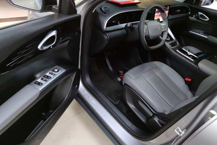 Used Geely Galaxy Geome 2026 Model 310km Youth Edition Driver Seat
