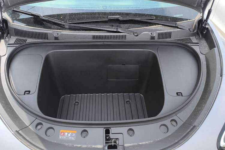 Used Geely Galaxy Geome 2026 Model 310km Youth Edition Engine Bay