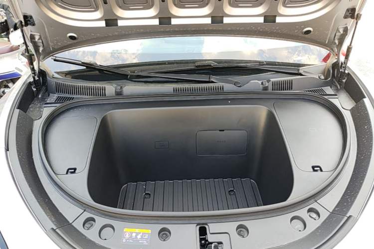 Used Geely Galaxy Geome 2026 Model 310km Youth Edition Engine Bay