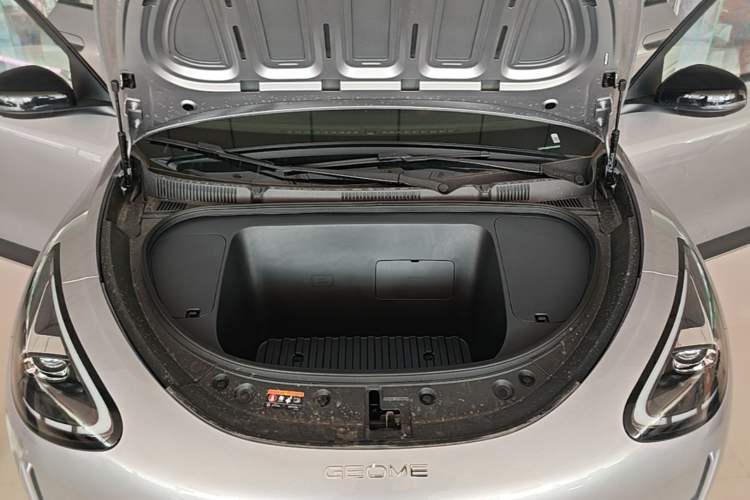 Used Geely Galaxy Geome 2026 Model 310km Dream Edition Engine Bay