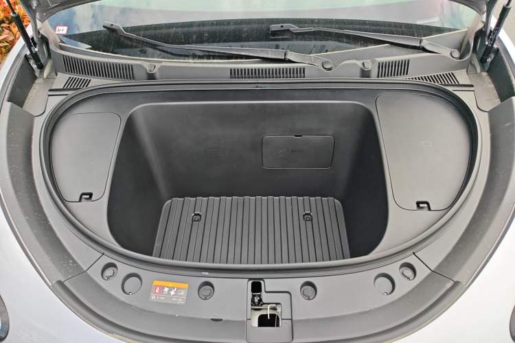 Used Geely Galaxy Geome 2026 Model 410km Carefree Edition Engine Bay