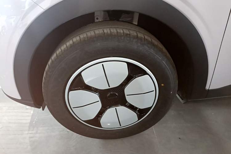 Used Geely Galaxy Geome 2026 Model 410km Carefree Edition Exterior 4