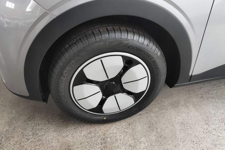 Used Geely Galaxy Geome 2026 Model 310km Youth Edition Exterior 4