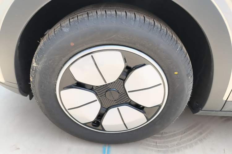 Used Geely Galaxy Geome 2026 Model 410km Carefree Edition Exterior 4