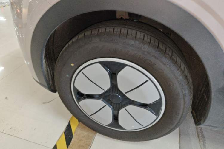 Used Geely Galaxy Geome 2026 Model 310km Youth Edition Exterior 4