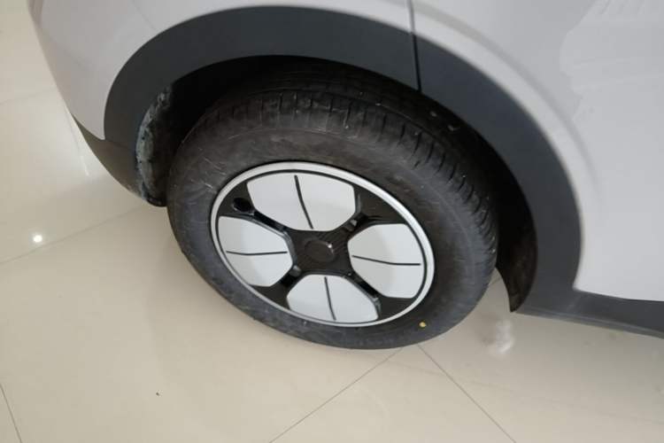 Used Geely Galaxy Geome 2026 Model 310km Youth Edition Exterior 5