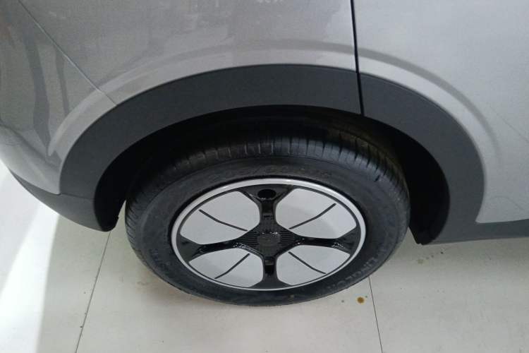 Used Geely Galaxy Geome 2026 Model 310km Youth Edition Exterior 5
