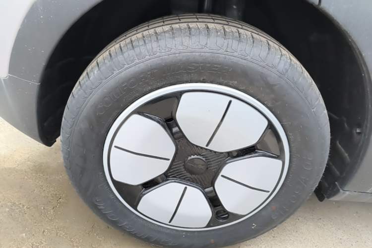 Used Geely Galaxy Geome 2026 Model 410km Carefree Edition Exterior 5