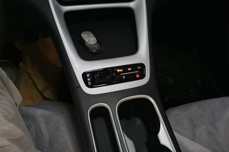 Used Geely Galaxy Geome 2026 Model 310km Youth Edition Gear Lever