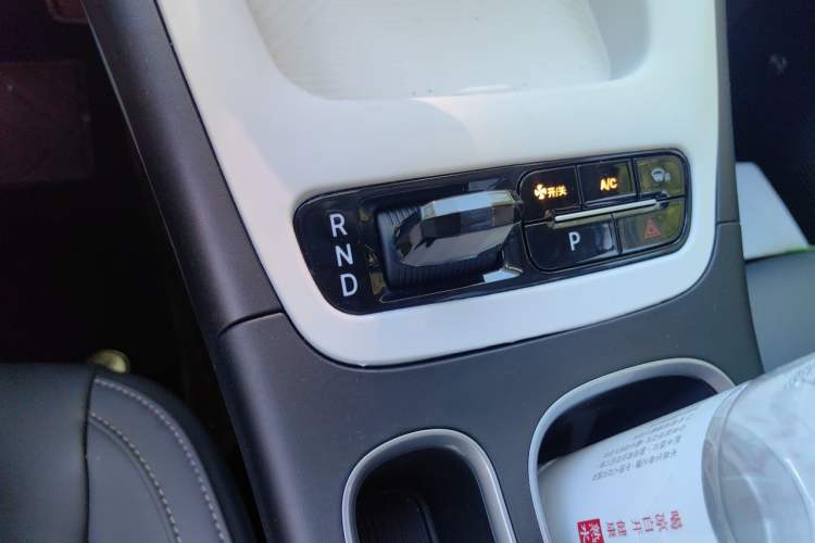 Used Geely Galaxy Geome 2026 Model 410km Carefree Edition Gear Lever