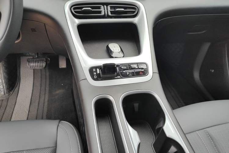 Used Geely Galaxy Geome 2026 Model 310km Youth Edition Gear Lever