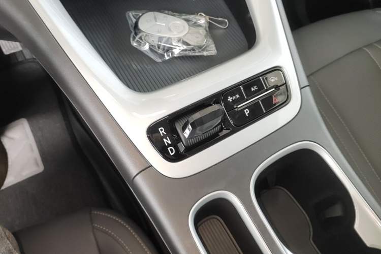 Used Geely Galaxy Geome 2026 Model 310km Youth Edition Gear Lever