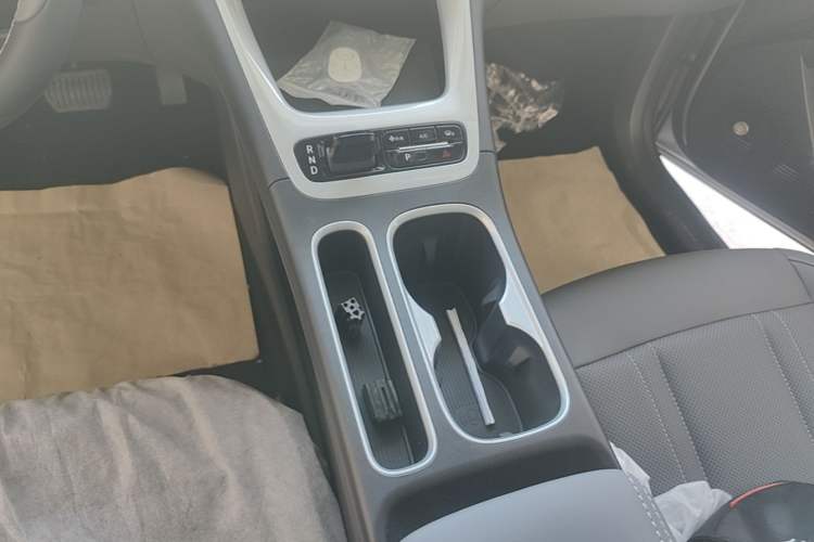 Used Geely Galaxy Geome 2026 Model 310km Youth Edition Gear Lever