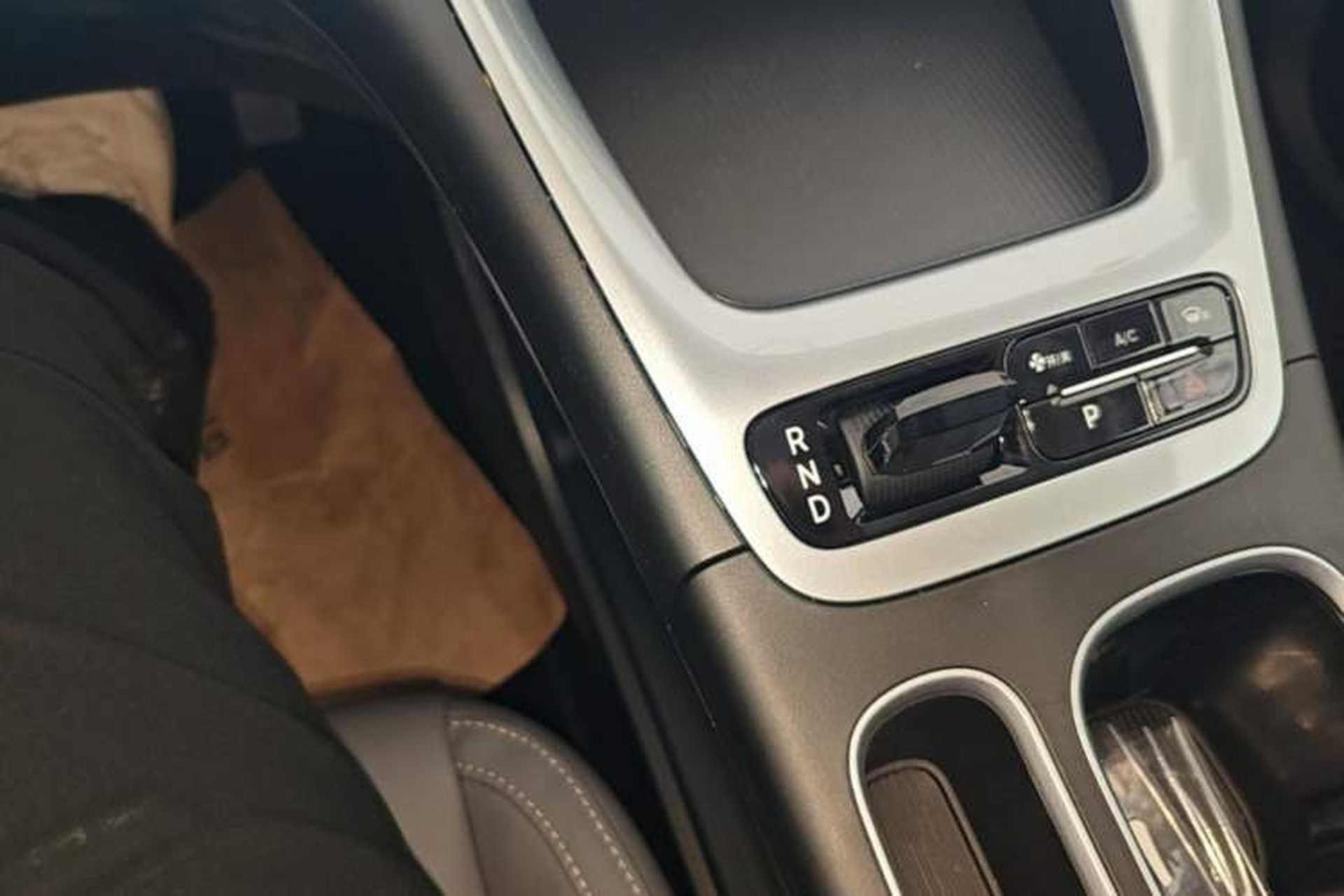 Used Geely Galaxy Geome 2026 Model 310km Youth Edition Gear Lever