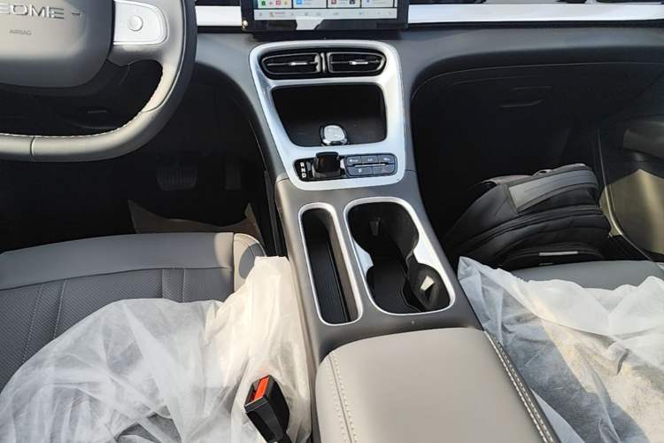Used Geely Galaxy Geome 2026 Model 310km Youth Edition Gear Lever