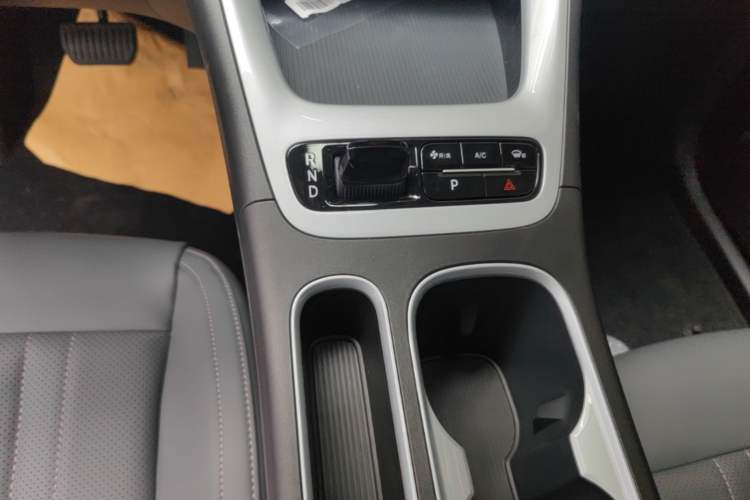 Used Geely Galaxy Geome 2026 Model 310km Youth Edition Gear Lever
