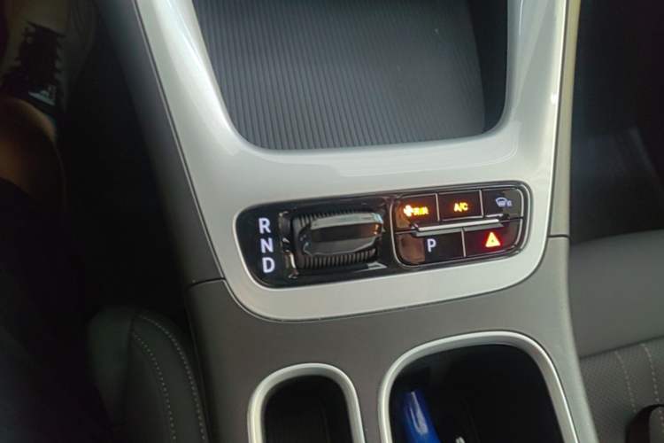 Used Geely Galaxy Geome 2026 Model 410km Freedom Edition Gear Lever