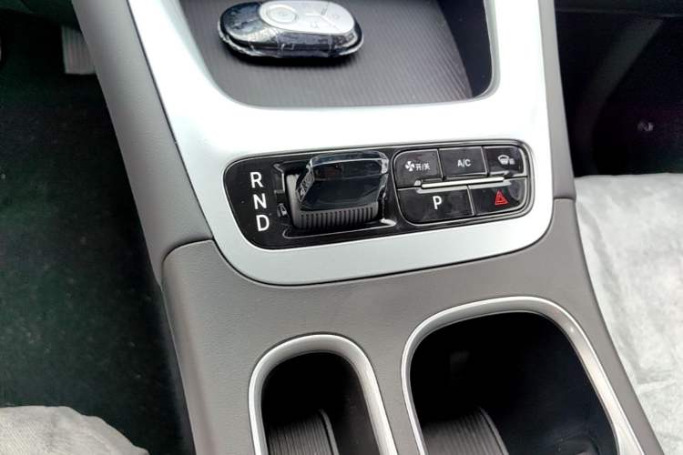Used Geely Galaxy Geome 2026 310km Wind-Riding Edition Gear Lever