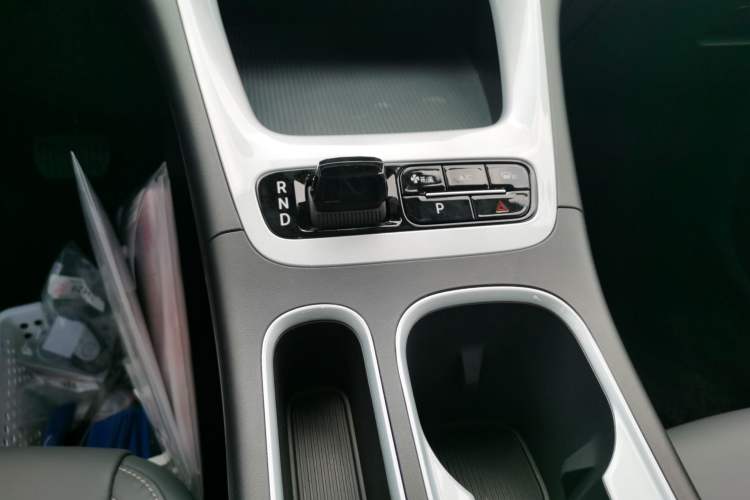Used Geely Galaxy Geome 2026 Model 310km Youth Edition Gear Lever