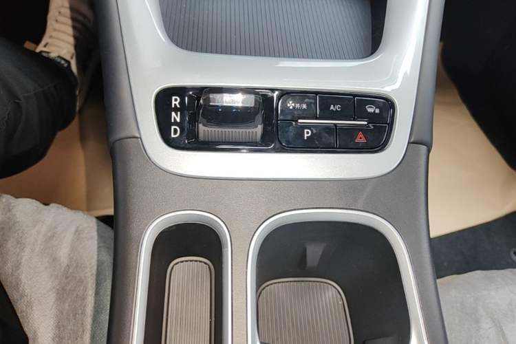 Used Geely Galaxy Geome 2026 Model 310km Dream Edition Gear Lever