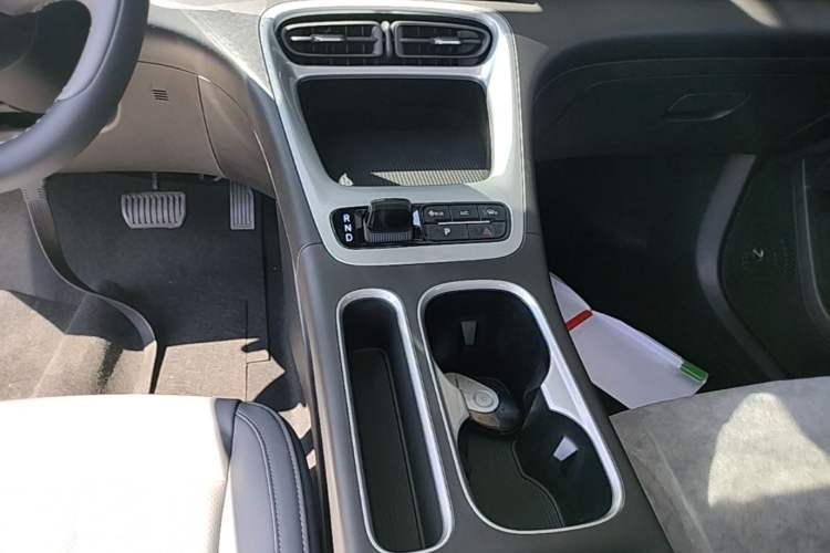 Used Geely Galaxy Geome 2026 Model 310km Youth Edition Gear Lever