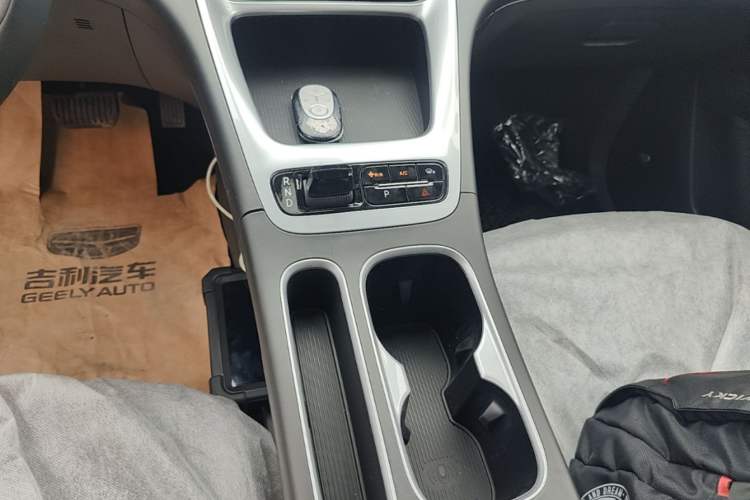 Used Geely Galaxy Geome 2026 Model 310km Youth Edition Gear Lever