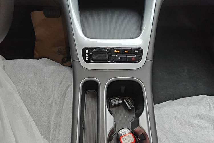 Used Geely Galaxy Geome 2026 Model 310km Youth Edition Gear Lever