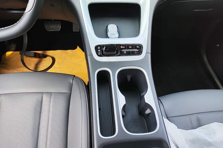 Used Geely Galaxy Geome 2026 Model 310km Youth Edition Gear Lever