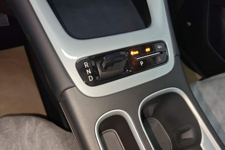 Used Geely Galaxy Geome 2026 Model 310km Dream Edition Gear Lever