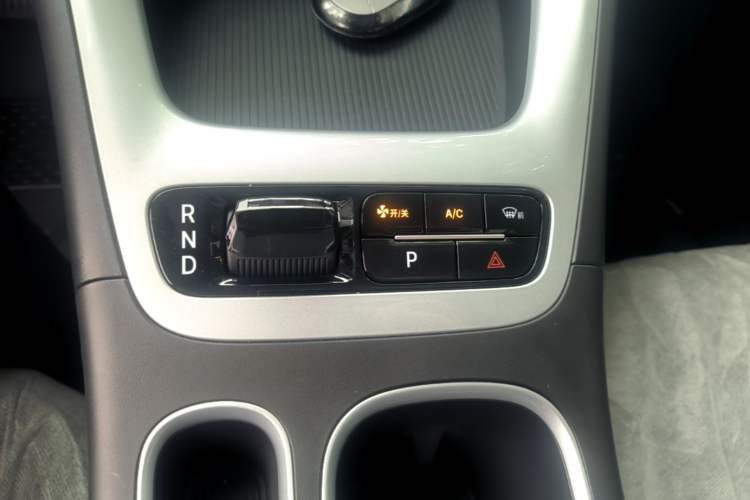 Used Geely Galaxy Geome 2026 Model 310km Youth Edition Gear Lever