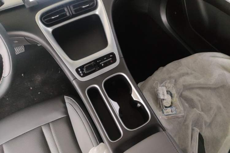 Used Geely Galaxy Geome 2026 Model 310km Youth Edition Gear Lever
