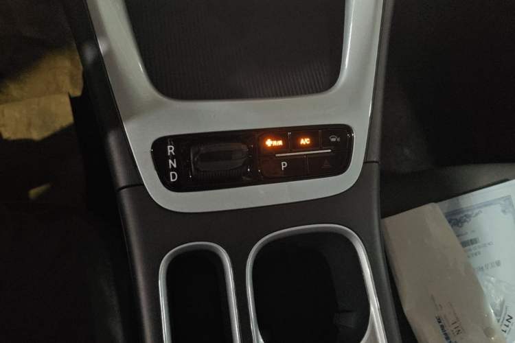 Used Geely Galaxy Geome 2026 Model 310km Youth Edition Gear Lever